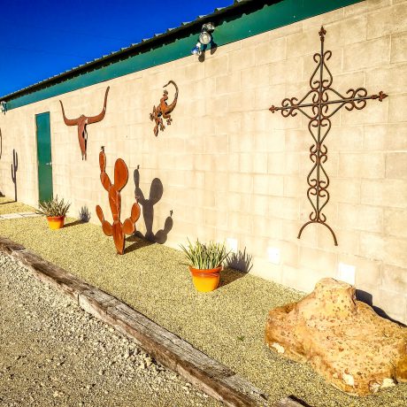 Outdoor decorations at West Texas Friendly RV Park